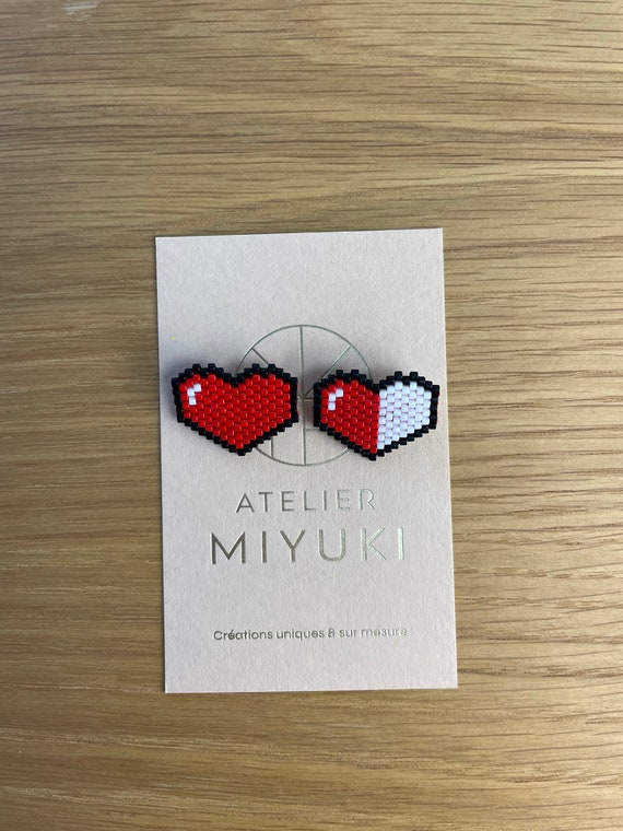 Small red/white heart brooch