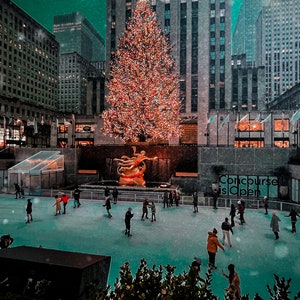 Il neige à une photographie numérique de l'arbre Rockefeller