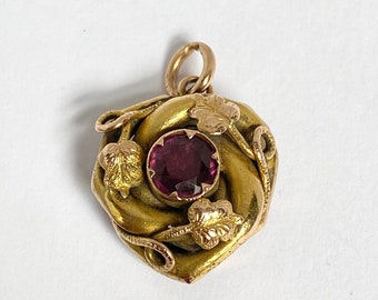 Antique, 15ct Gold, Almandine Garnet Engraved Locket backed pendant