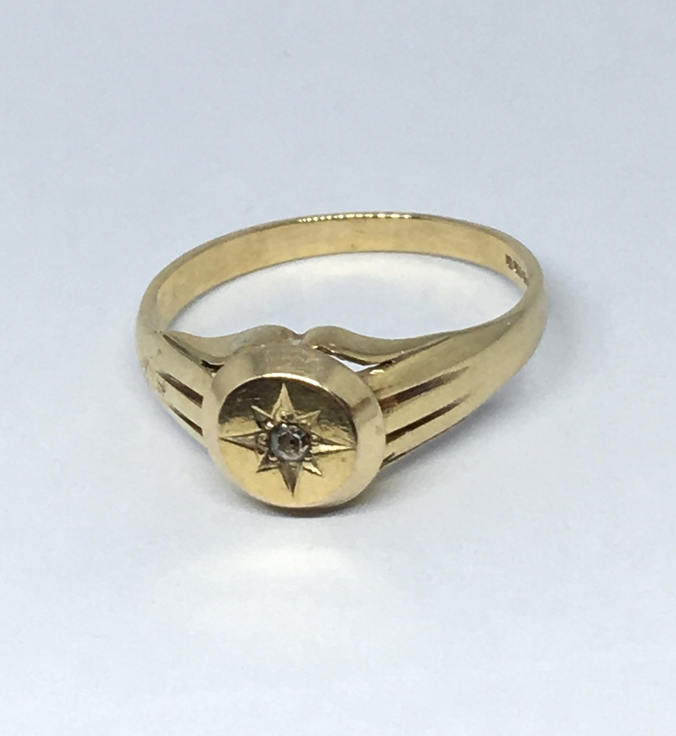 Vintage 9ct Gold Signet Ring With Central Star Set Diamond | Etsy UK