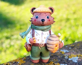 Bear with beehive figurine, cute prove beekeeper bear statue, honey bee lover gift idea, cozy autumn cottagecore decor, desk pet