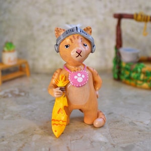 Cat knight in a helmet  clay figurine, funny cat, TO ORDER, desk pet, desk decoration, mini cat, tiny animal, cartoon cat