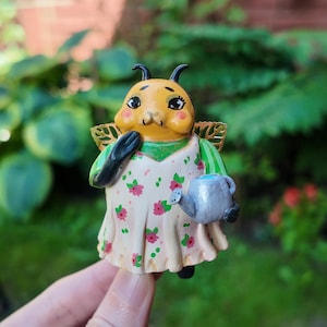 Statuetta di bombo, regalo per amanti delle api, decorazione per vasi di piante, idea regalo per giardinieri, simpatica statuetta di insetto, giardino in stile cottagecore, animaletto da scrivania in miniatura