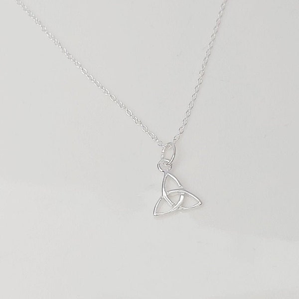 Trinity Knot Charm and Chain 925 Sterling Silver, Knot Necklace, Layered Necklace, Spiritual Gift, Everyday Jewellery, Birthday Gift