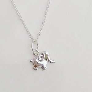 Baby Elefant Anhänger und Kette 100% massive 925 Sterling Silber, handgefertigte zierliche niedliche Tierliebhaber Schmuck