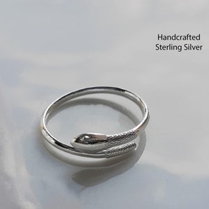 Återfödelsens ring, ormbypassring 100 % massivt 925 sterlingsilver, handgjorda läckra ormsmycken