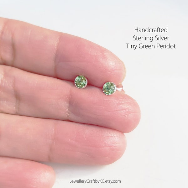 Green Peridot Stud Earrings 925 Sterling Silver, Crystal Earrings, Peridot Earrings, Birthday Gift, Everyday Jewelry, Simple, Minimalist