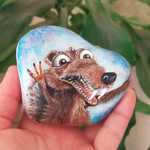 Krab de eekhoorn beschilderde kiezel, cadeau-idee, originele en unieke decoratie, fan art, woondecoratie