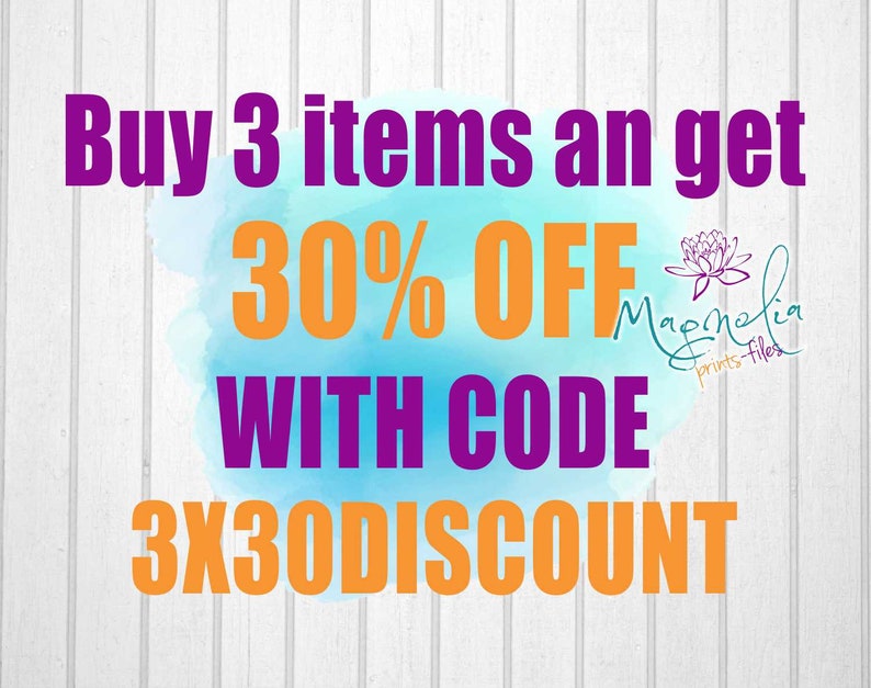 Puede incluir: Un gr&aacute;fico azul y naranja con el texto "Compra 3 art&iacute;culos y obt&eacute;n un 30% de DESCUENTO CON EL C&Oacute;DIGO 3X30DISCOUNT". El gr&aacute;fico tambi&eacute;n incluye una flor y el texto "Magnolia prints-files".