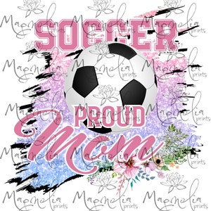 K&ouml;nnte beinhalten: Rosa-lila Glitzerhintergrund mit einem schwarz-wei&szlig;en Fu&szlig;ball, einem rosafarbenen Blumendesign und dem Text "Soccer Proud Mom".