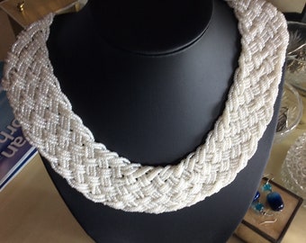Collar joya de varios perlas