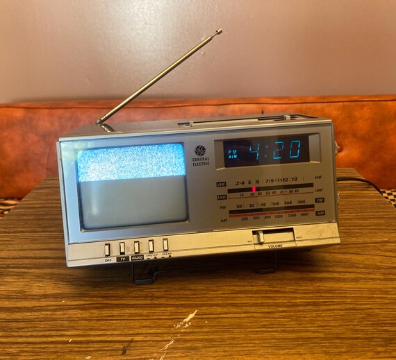 Mid-80's GE™ Television / Radio / Alarm Clock. - Etsy