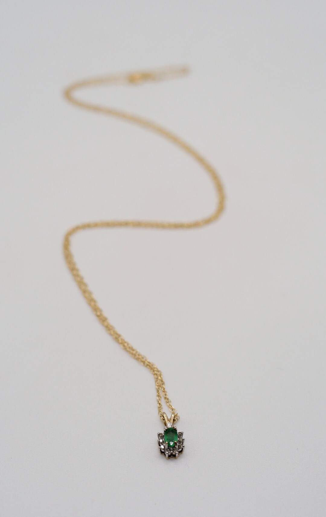 Dainty 9ct gold necklace Clearance