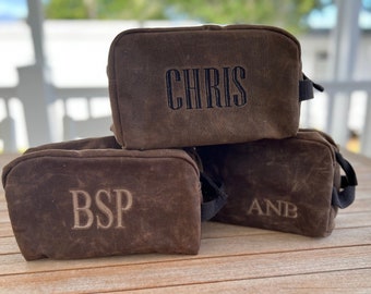 Embroidered Groomsmen Waxed Canvas Bag, Grooms Gift Personalized Toiletry Bag, Best Man Gift, Wedding Party Gift, Mens Toiletry bag,