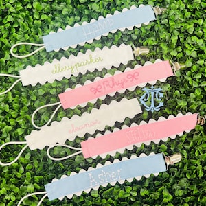 Monogrammed Pacifier Clip, Personalized Paci clip, Paci Holder, Baby Gift, Baby Shower Gift, Embroidered Paci Holder with Clip