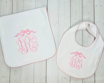 Baby Girl Monogram Bib Burp Cloth Set, Baby Girl gift, Baby Girl coming home Accessories, Monogram baby gown, Monogram baby set, Baby Set