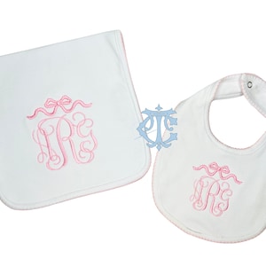 Baby Girl Monogram Bib Burp Cloth Set, Baby Girl gift, Baby Girl coming home Accessories, Monogram baby gown, Monogram baby set, Baby Set