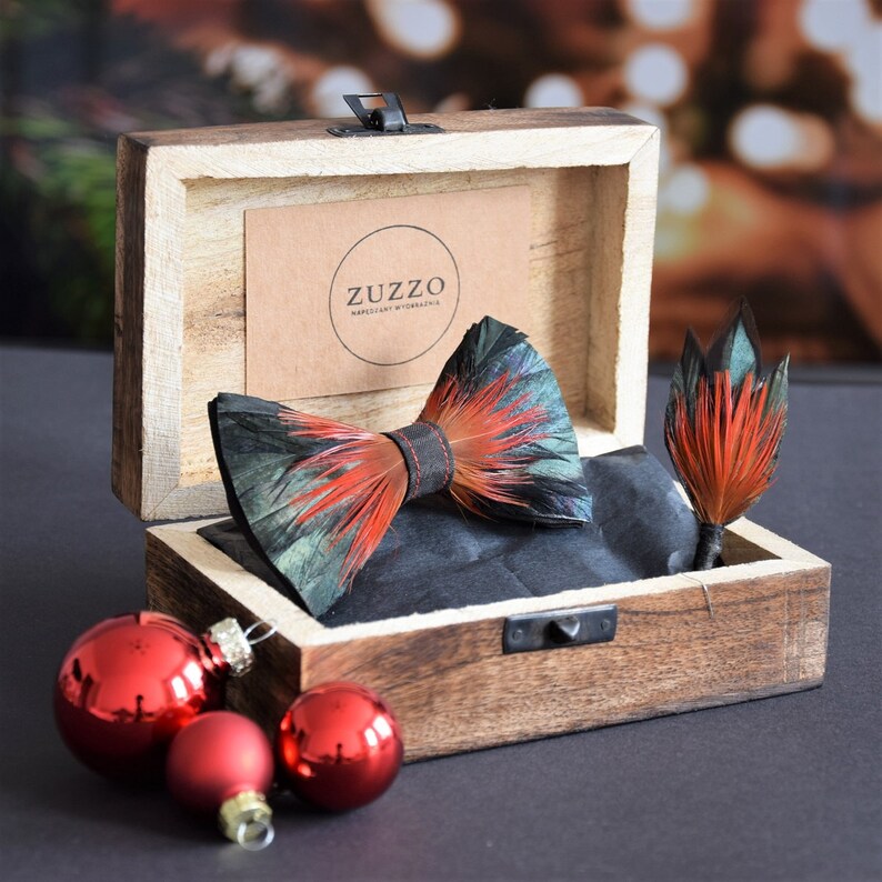 reception made of bird feathers groom unique feather Rooster: gifts for him luxury zero waste wedding no waste