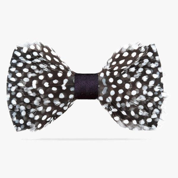 Jamez: hand-made bow tie, made of bird feathers, luxury, zero waste, no waste, unique, wedding, groom, feather, for suit, black, white