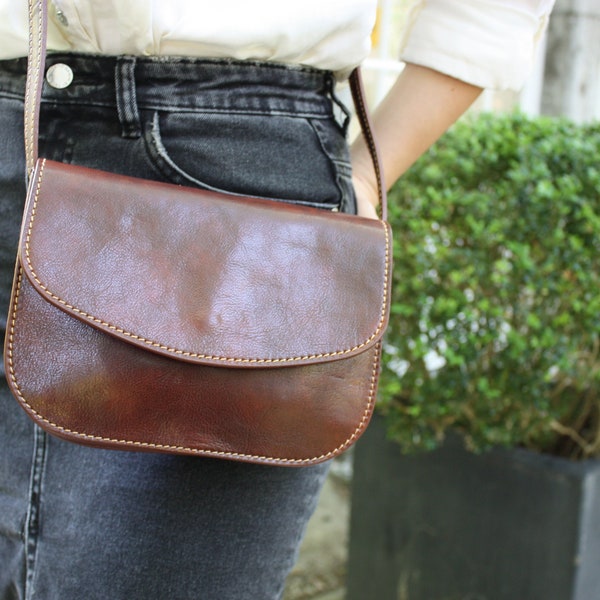 Leather shoulderbag, handmade leather bag, leather saddle bag, leather handbag, crossbody bag, leather purse, gift for her, bithday gift