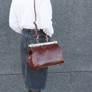 Leather doctor bag brown, vintage Gladstone bag, medical bag, midwife bag, Leder Arzttasche, Vintage Umhängetasche, gift for her