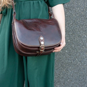 Handtasche Leder Damen, Schultertasche personalisiert, kleine Umhängetasche, Crossbody Tasche, Ledertasche, Geschenk Freundin