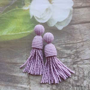 Pinky color/beaded tassel/Short-tassel/oscar de la renta/stylish trandy earrings/jewelry earrings/beading