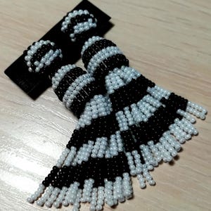 Black and White color/ beaded tassel /Short-tassel /oscar de la renta/clip on earrings/beading dangle earrings/Earrings with sterling