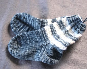 Hand-knitted socks, size 18/19