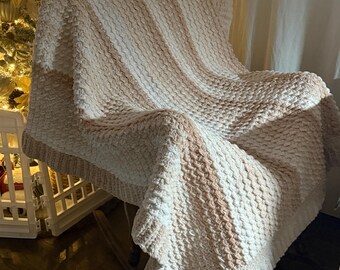 Elegant Crochet Throw: Comfortable Home Decor
