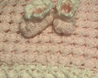 Crochet baby blanket and booties