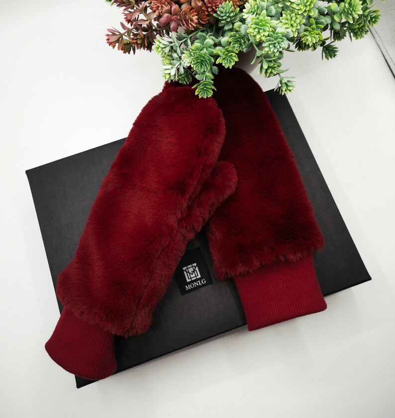 Loevenich Faux Fur Mittens