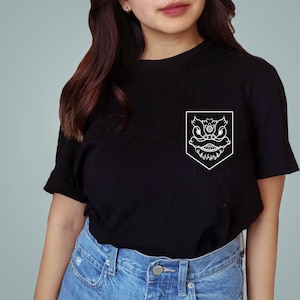 Lion Head Foo Foo Dog Graphic T-shirt/ Black T-Shirt/ 100% Cotton