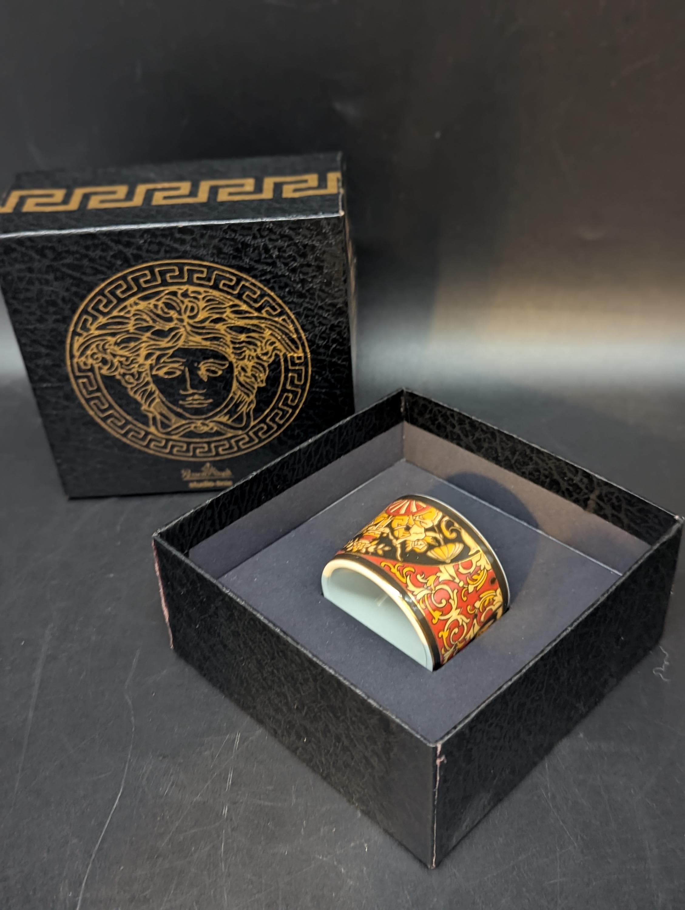 激レア VERSACE ヴェルサーチ ナプキンリング napkin ring Medusa Napkin Ring 4-Set Gold | VERSACE US