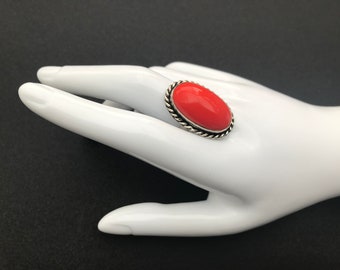 Vintage Sterling Silver Oval Coral Statement Ring, size T.5, US 9.75