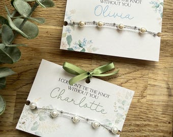 Bridesmaid Bracelet – Faux Pearl Bracelet with Name Card & Ribbon – Wedding Gift for Bridesmaids 18-24cm