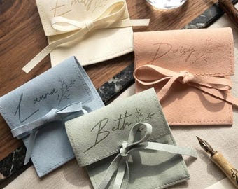 Bridesmaid gift pouch, Bridesmaid jewellery pouch, maid of honour gift, sage/ cream bridesmaid gifts- faux suede 8x8cm