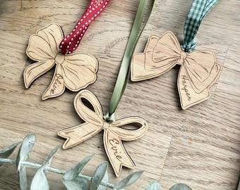 Name bow Christmas decoration, Bow personalised Wooden bauble, red/green