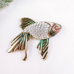 Vintage Gold Tone Rhinestone Fish Brooch: Green & Red Enamel