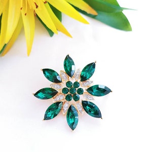 Vintage Green Glass Flower Brooch: Rhinestone Gold Tone Floral Pin