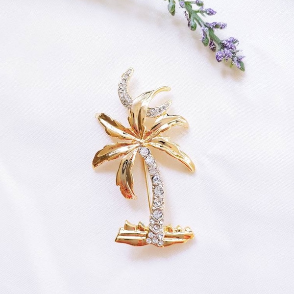 Vintage Palm Tree Crescent Moon Scene brooch pin rhinestones Gold tone unsigned Egyptian Desert Florida Beach South Carolina