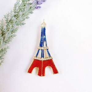 vintage Paris France Tour Eiffel émaillé rouge bleu bâtiment Français ton doré strass clair épinglette