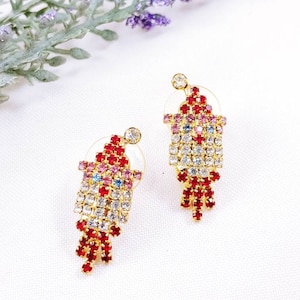 Vintage Christmas Xmas Holiday Holly Jolly Santa Claus Hat red Dangles festive prong set rhinestone Gold tone Earrings