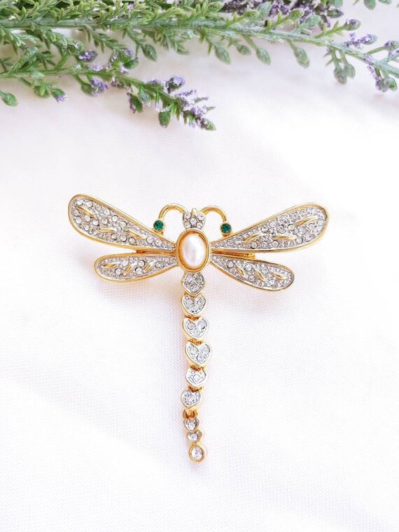 Green Dragonfly Dangle Earrings Made with Swarovski(R) Crystals - Tail Moves Green Dragonfly Dangle Earrings Made with Swarovski(R) Crystals - Tail Moves