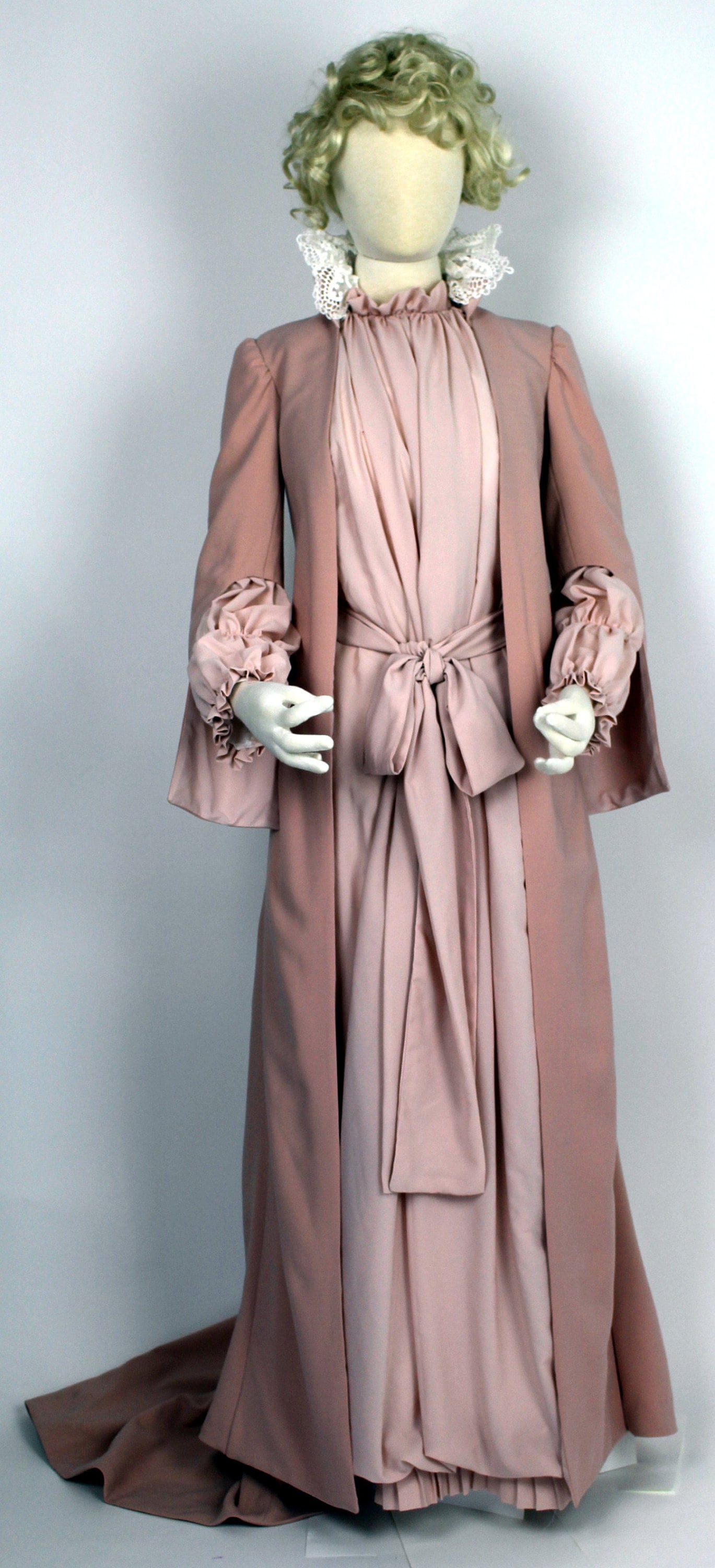 140 Ladies' Princess Line Tea Gown with Watteau Pleat - Laughing Moon Mercantile