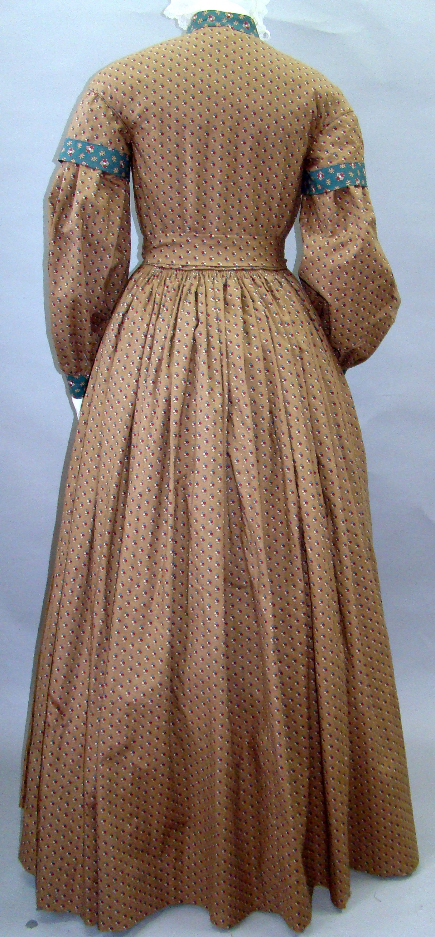 118 Wrapper, Work Dress, or Morning Gown 1840-1860 With Size Layers  Laughing Moon Mercantile 