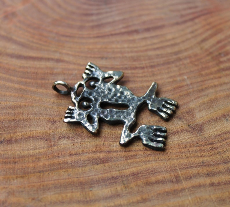 Bronze necklace frog pendant
