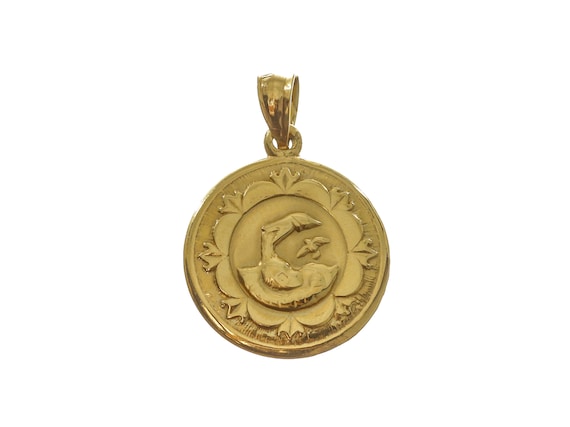 Appealing 14k Solid Gold Circle-Shaped Religious … - image 2