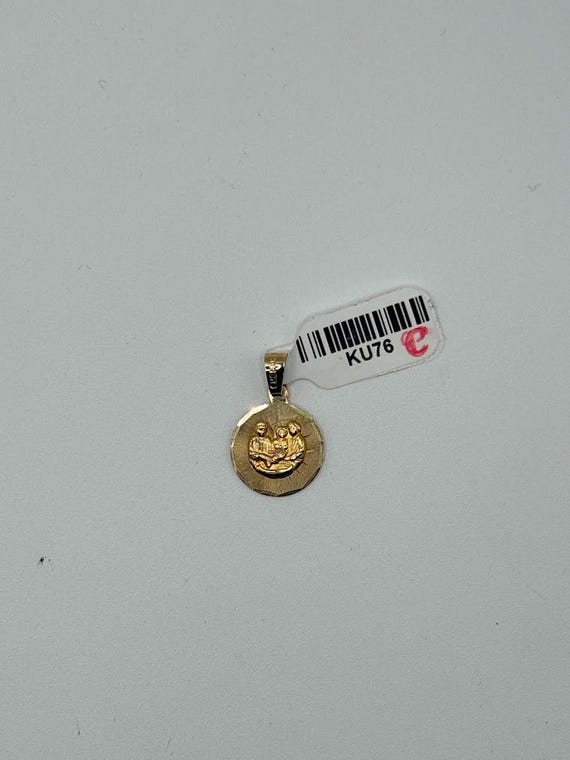 Appealing 14k Solid Gold Circle-Shaped Family Pen… - image 1