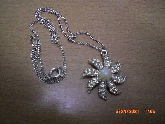 Beautiful Weiss Starburst Necklace With Tiny Rhinestone or Other
